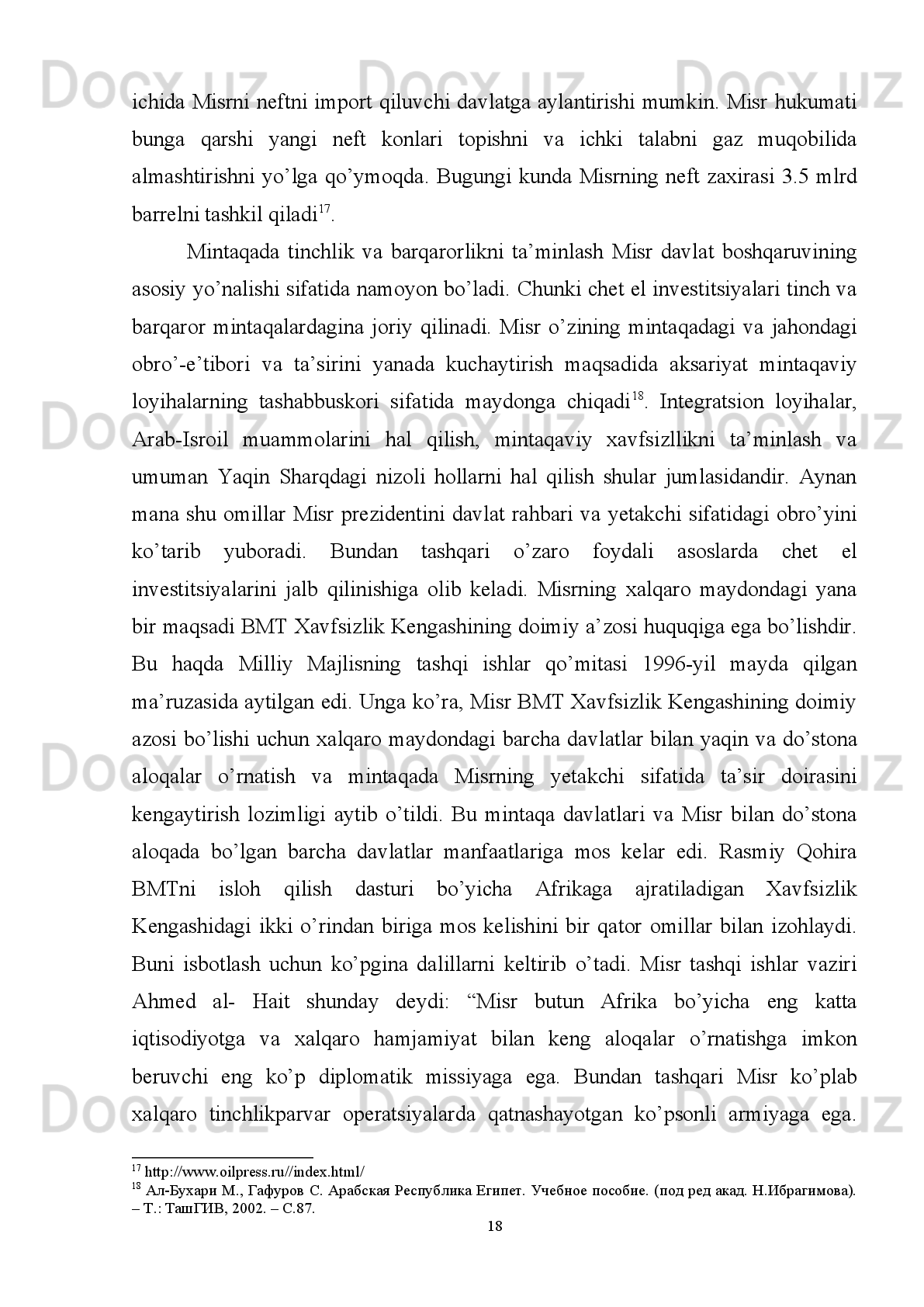 arbobi   Aleksis   Tokvil   (1805-1859)ning   “Amerikada   demokratiya”   kitobi   paydo
bo‘lishi katta turtki bo‘ldi.
A.Tokvil demokratiya deganda toifalar o‘rtasidagi tafovutlarning yo‘qolishi,
fuqarolar   siyosiy   tengligining   qaror   topishini   tushundi.   XVIII   va   XIX   asrlardagi
inqiloblar   O‘rta   asrlardan   meros   bo‘lib   kelayotgan   har   bir   kishining   hokimiyat
tizimi,   nufuzi,   madaniyatdagi   mavqei   aniq   belgilanadigan   tarixiy   tuzilmalarga
barham   berdi.   Ayni   ma’noda,   demokratiya   tuzilmasiz   jamiyat,   turli   toifadagi
kishilarning tartibsiz ravishdagi aralashuvi prinsipini o‘zida aks ettiradi. Agar ilgari
har kimning o‘rni oldindan belgilab qo‘yilgan bo‘lsa, endilikda jamiyatning har bir
a’zosi o‘z ahvolini na kafolatlangan, na tabiiy va na adolatli deb hisoblaydi.
Bunda   har   kuni   kurash   bo‘ladi,   unda   kishilar   nimaga   arzishlari   va   qanday
maqomga ega ekanliklarini bir-birlariga isbotlaydilar. A.Tokvil demokratiyani xar
qancha yaxshi ko‘rmasin, unga xos bo‘lgan anarxiyaga aylanish xavfini ko‘ra oldi.
Lekin   u   hammadan   ko‘proq   demokratik   jamiyatlardagi   ob’ektiv   prinsiplar   –
markazlashuvdan,   inson   hayotining   uning   individual   erkinlillarini   cheklab
qo‘yadigan   darajada   davlatlashuvidan   xavfsiragan   edi.   Erkinliklarning   bu
cheklanishi,   jamiyatning   qullikka   qarab   borishi   ham   demokratik   xususiyatga   ega.
Bu   xavfsirashlarning   behuda   bo‘lmaganligini   biz   bugungi   kun   tajribasidan   ko‘rib
turibmiz.   Hozirgi   davr   uchun   A.Tokvilning   demokratiya   bu   –   jamiyatni   tashkil
qilish   shakligina   bo‘lib   qolmay,   ayni   paytda,   unda   kechayotgan   jarayon   hamdir,
degan xulosasi juda muhim.
1917 yil to‘ntarilishlaridan so‘ng o‘rnatilgan proletariat diktaturasi – proletar
demokratiyasining  oliy tipi  deb tantanali  ravishda e’lon qilindi. Lenin ta’limotiga
ko‘ra,   u   burjua   demokratiyasidan   100,   1000   marta   demokratikroq   edi.   Lekin
proletar   demokratiyasining:   “Nimaiki   inqilob   uchun   maqsadga   muvofiq   bo‘lsa,
o‘sha   demokratikdir”   (maqsadga   muvofiqlik   prinsipi),   “almashtirib   bo‘lmaydigan
kishilar   yo‘q”   (har   bir   inson   –   takrorlanmas   hodisa   va   shu   jihatdan   har   bir
insonning   o‘rni   alohida,   biron   shaxs   emas,   olima   jamiyat   kelajagini   hal   etadi)
prinsiplari amalda demokratik harakatga ozmuncha ziyon keltirmadi 5
.
5
 Васовин В. Переход к демократии в посткоммунистических странах // Вестник Московского Университета.
Сер. Социология и политология. – М., 1998. - № 2. – С.17. 
10 