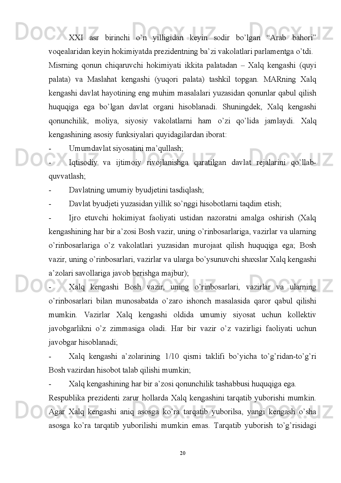 himoya   qilinishi   va   ular   uchun   siyosiy,   huquqiy,   iqtisodiy   hamda   ma’naviy
erkinliklarning   qonun   yo‘li   bilan   mustahkamlab   qo‘yilishi   misolida   yaqqol
namoyon   bo‘ladi.   Ammo   davlat   hamma   vaqt   ham   demokratiyani   to‘la   amalga
oshira olmaydi ham. Davlat qachonki xalq ommasi manfaatlarini himoya qiluvchi
kuch sifatida harakat qilgandagina, u jamiyat hayotini demokratiyalashning asosiy
quroli bulib xizmat qiladi.
Demokratiya   qonunchilik   sharoiti   bilan   uzviy   bog‘liq.   Demokratiyalash
jarayoni O‘zbekistonda ham davom etmo q da.
2017-2021   yillarda   O’zbekistonni   rivojlantirishning   5   ustuvor   yo’nalishini
o’z   ichiga   olgan   Harakatlar   Strategiyasi   asl   mohiyatini   tashkil   qiladigan   xalq   va
inson   manfaatlari   oliy   qadriyat   g’oyasi   ham   bugungi   zamon   nafaqat   sharq   balki
butun dunyo demokratlari ilgari surgan demokratiya haqida barcha tushunchalarni
inkor   etmaydi,   uni   amaliy   ifodasinini   o’zini   o’zbek   jamiyatiga   mansub,   daxldor
hisoblagan fuqorosi tamonidan e’tirof etilmoqda, his qilinmoqda.
  O’zbekiston   Respublikasi   Birinchi   Prezidenti   Islom   Karimov   1996   yil   29
avgustda   Oliy   Majlis   6-sessiyasida   “Hozirgi   bosqichda   demokratik   islohotlarni
chuqurlashtirishning   muhim   vazifalari”   xususidagi   nutqida   bu   masalaga   chuqur
yondoshdi.   Keyinchalik   ham   bu   masalaga   bir   necha   bor   etibor   berib   kelmoqda.
“Demokratiyaning   eng   muhim   tamoyili,   degan   edi   u,   -   odamlarning   saylov
huquqini, o‘z xoxish-irodasini erkin ifodalash, o‘z manfaatlarini ruyobga chiqarish
va   himoya   qilish   huquqini   ta’minlash   uchun   haqiqiy   shart-sharoit,   qonuniy-
huquqiy   zamin   yaratib   berish   lozim” 8
  ligini   bayon   etgan   edi.   Jamiyat   hayotida
demokratiyalash   jarayoni   qanchalik   chuqurlashib   borsa,   bu   ol   shubhasiz,   jamiyat
siyosiy   tizimining   mustahkam   bulishi   va   uning   rivojlanishiga   ijobiy   ta’sir
kursatadi.   Demokratiyalash   jarayoni   murakkab   siyosiy   hodisa   bulib,   u   asosan
vakolatli va bevosita demokratiya orqali amalga oshiriladi 9
.
1. Vakillik demokratiyasi - demokratiyaning bir shakli bulib davlatni boshqarishda,
davlat va jamoat ishlarida fuqarolarning vakillari orqali ishtirok etishidir. Vakillik
8
 Karimov I A. Biz kelajagimizni o’z  q o’limiz bilan  q uramiz. -T.: O’zbekiston, 1999, T 7. – B. 64.
9
 Лейпхарт А. Демократия в многосоставных обществах. Сравнительное исследование./ Пер. с англ. Под ред.
А.М.Салмина, Г.В.Каменской. – М.: Аспект-Пресс, 1997.  – С.  287.
12 